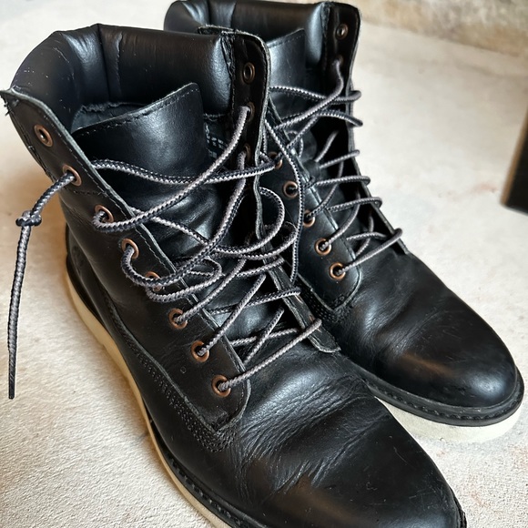Timberland Black Kenniston 6in Lace-Up Boot - Women's size 8. EUC - Picture 4 of 12